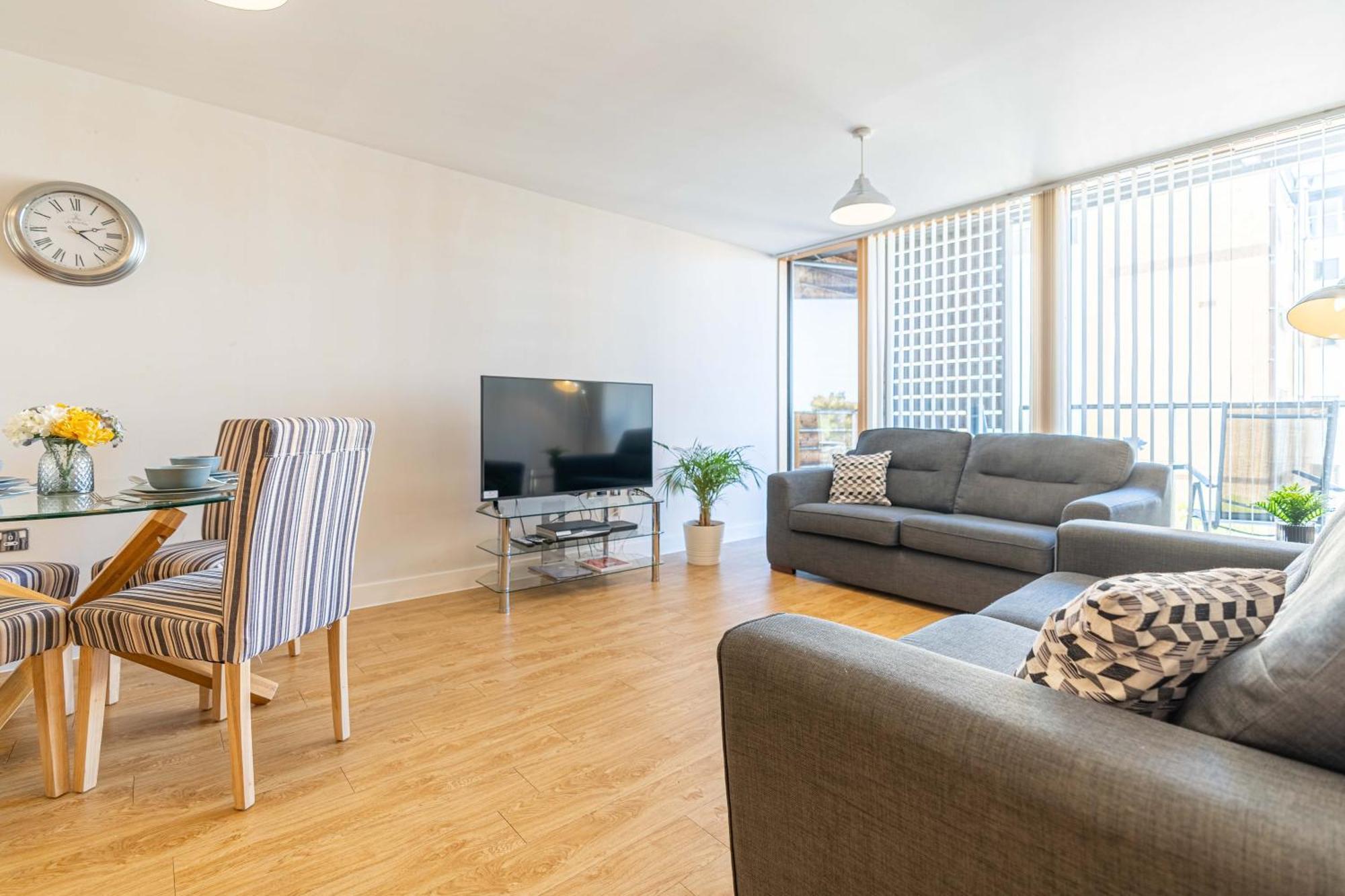 Cotels At Vizion Serviced Apartments, Superfast Broadband, Central Location, Free Parking, Fully Equipped Kitchen Milton Keynes Exterior foto