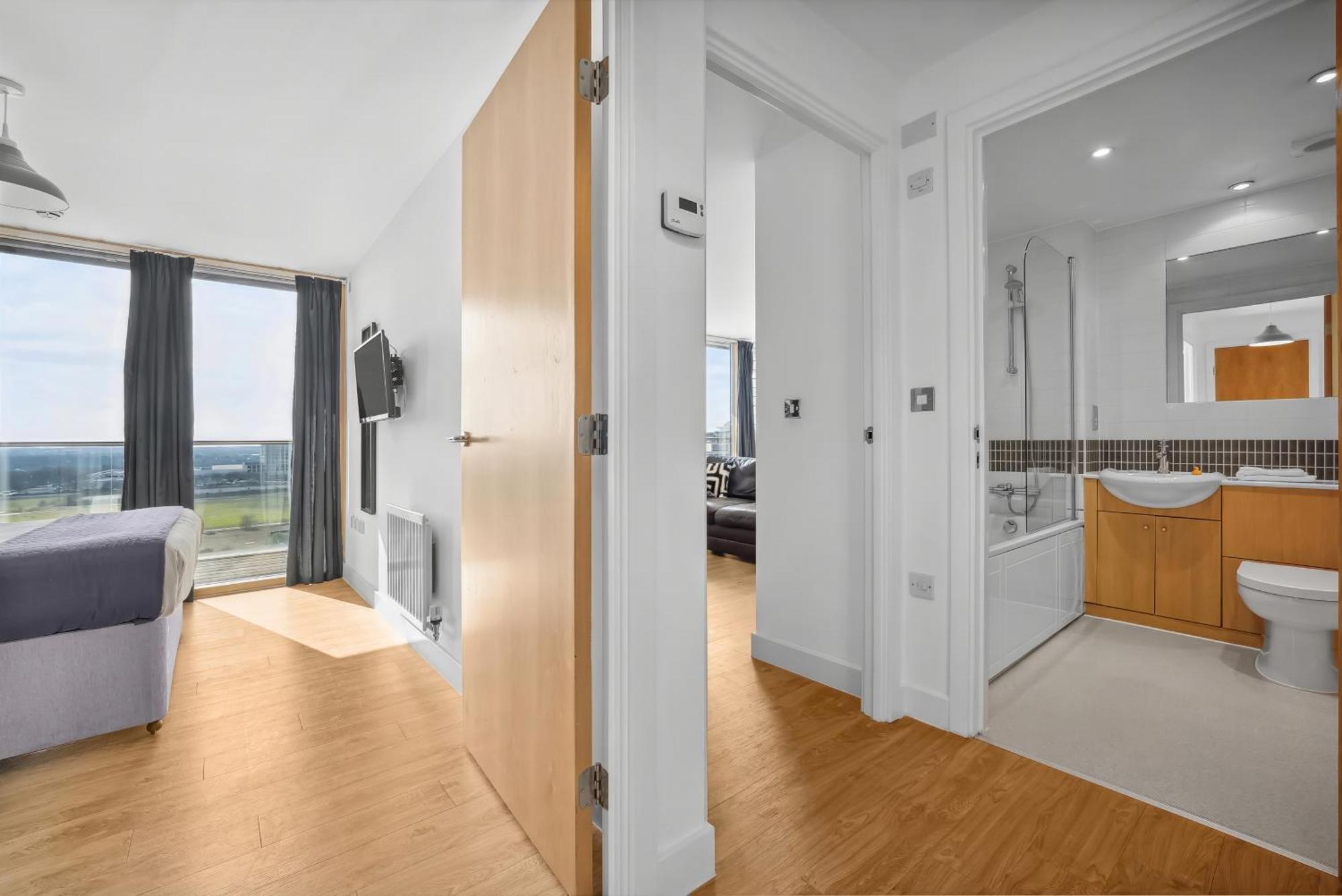 Cotels At Vizion Serviced Apartments, Superfast Broadband, Central Location, Free Parking, Fully Equipped Kitchen Milton Keynes Exterior foto